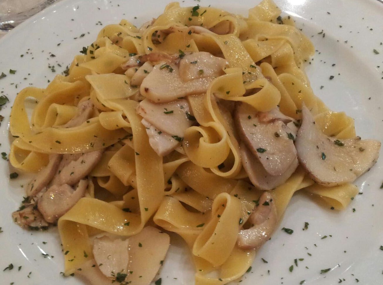 Tagliatelle ai porcini — Volta Street, Milano