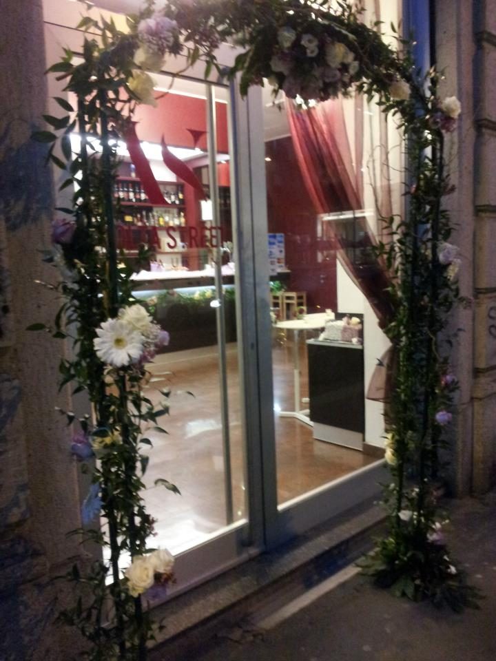L’ingresso allestito per un evento — Volta Street